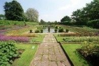 Change of gardening policy in the Royal Gardens
    