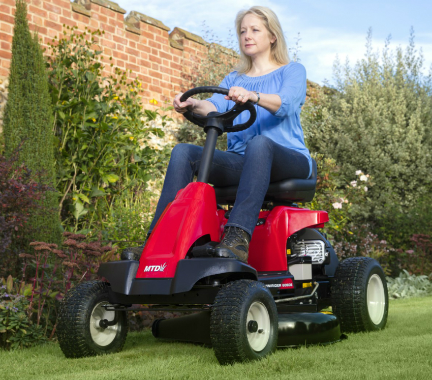 East to drive: Lawnflite 2-in-1 ride-on mower