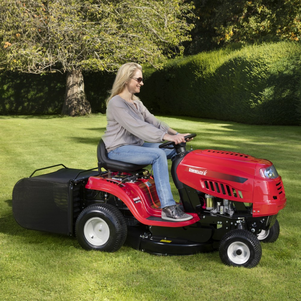 Wet grass no problem: Lawnflite 603 XT S lawn tractor