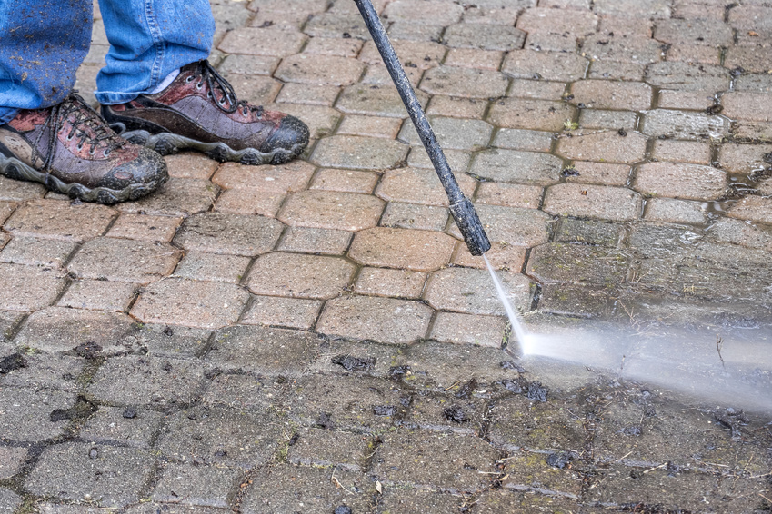 Cleaning Patio Stones with Pressure Washer